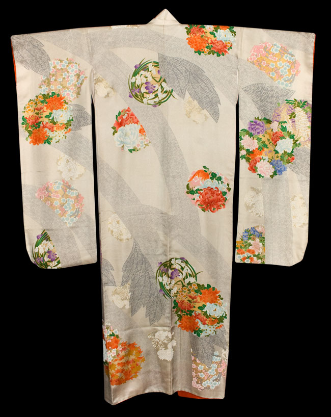 Kimoyes item: 9039 - Simply gorgeous cream silk furisode kimono with ...