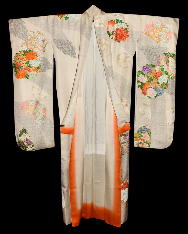 Kimoyes item: 9039 - Simply gorgeous cream silk furisode kimono with ...